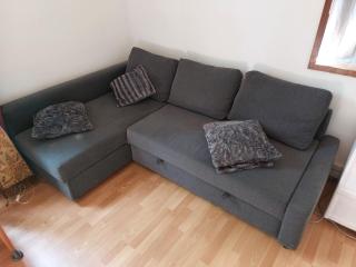 Chambre avec 1 lit simple et 1 canapé convertible pour deux personnes, sdb et cuisine partagées - 2