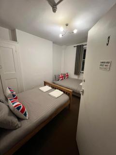 Islington budget guesthouse - London - 8