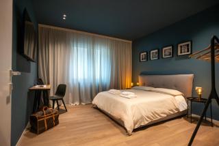 Moon 2BR Apt Modern Comfort Near Venice - 3