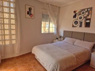Holiday home in Costa Blanca - 3 bedroom house with pool sleeps 8, close to beach - Orihuela - 1