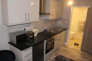 High-End Central Luton Studio - Ideal for Airport! - 5