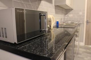 High-End Central Luton Studio - Ideal for Airport! - 1