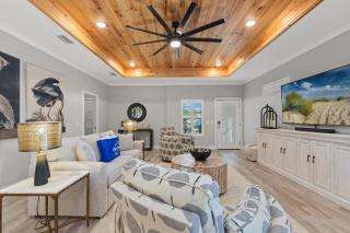 Charming 3/2 Beach House w/ POOL & Golf Cart INCLUDED - 1 Min Walk to Beach - 0