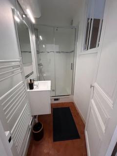 Renovated flat near Tour Eiffel - 2