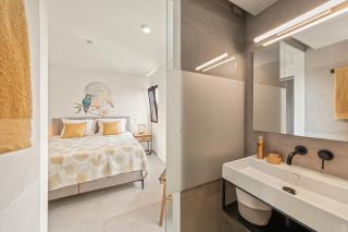 The Wharf apartments, downtown Willemstad - 2