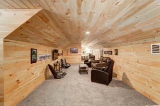 NEW Construction - 7 Bedroom Log Cabin - Blakeslee - 1