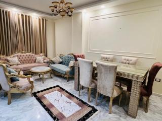 شقة فندقية vip برج رئيسي شارع الغشام مع موقف المنصورة - 0