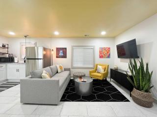 BNA Bungalow - 7