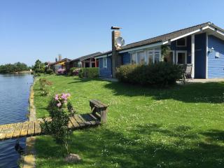 Ferienhaus direkt am Binnensee mit eigenem Steg - Butjadingen - 0