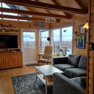 Cozy local cottage with amazing view - Selfoss - 2