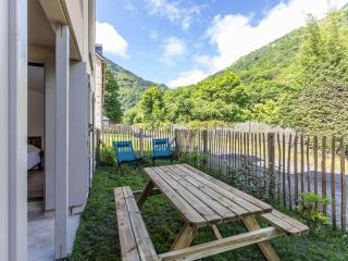 Appartement T3, terrasse, parking, animaux acceptés, proche télécabine et centre de Cauterets - FR-1-401-305 - Cauterets - 1