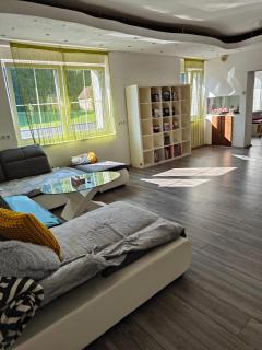 Ferienwohnung Dorfleben - 4 Schlafzimmer für Familien & Teams - 1