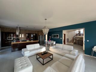 Luxury Crystal apartments - 8