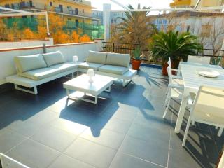 Apartment in Strandnähe mit großer Terrasse, Parkplatz und Meerblick in Salatar, Roses - Roses - 0