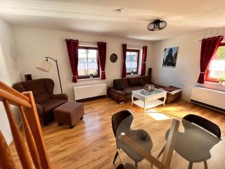 Ferienwohnung mit Gartennutzung, Garage und Wallbox - Ebersbach - 4