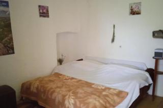 Large bedroom for 2, south nature view, under mountain, old & unique Dalmatian house - Razvođe - 6