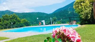 schönes Ferienhäuschen in ruhiger Lage für max. 4 Personen mit Pool - Olzano - 1