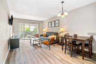 Modern Flat w Workspace 8 Min to City Center - Houston - 8