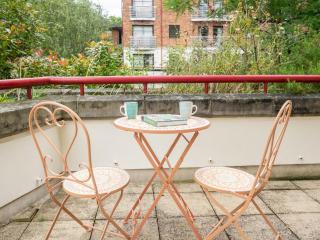Pass the Keys London apartment - Waterfront Terrace Parking - 5