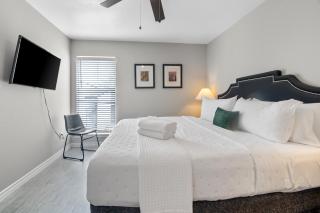 Modern Flat 15 min walk to Buffalo Bayou Park - Houston - 1