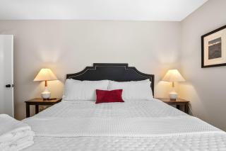 Furnished Apartment 8 min to Market Square Park - Houston - 9