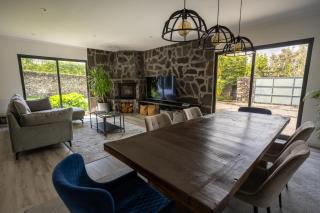 Countryside house with a pool and fireplace - 7