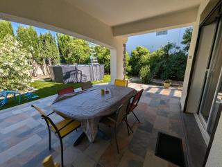 F3 RDC jardin clôt et piscine privatifs, proche toutes activités ! - 4