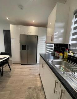 UPPAMOST London luxury home 2 - Dagenham - 1