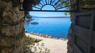 Four-Bedroom Seafront Villa in Maslenica - 6