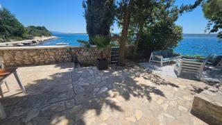 Four-Bedroom Seafront Villa in Maslenica - Maslenica - 3