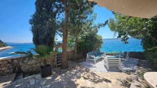 Four-Bedroom Seafront Villa in Maslenica - Maslenica - 2