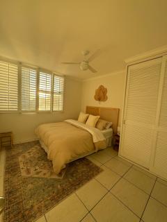 Surfers Paradise - Beachfront Apartment - Gold Coast - 1