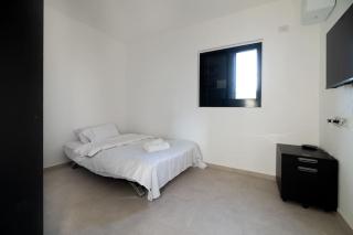 Luxurious Central Raanana Flat with Terrace - 5