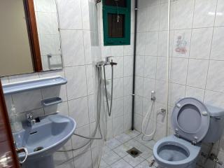 Khalidiya 02 For men only - Abu Dhabi - 5