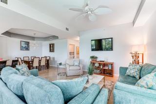 Fort Myers Condo in Gated Country Club with Pool! - Fort Myers - 7