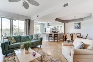 Fort Myers Condo in Gated Country Club with Pool! - Fort Myers - 4