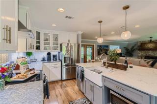 Charming 3 BR Home With Easy Access to DT Domain and Arboretum - Austin - 5
