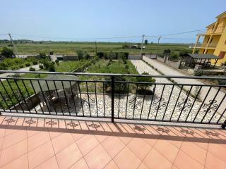 Villa Naim apartament 2 - Rrotull - 5