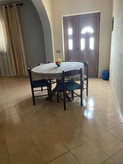 Villa Naim apartament 2 - Rrotull - 1