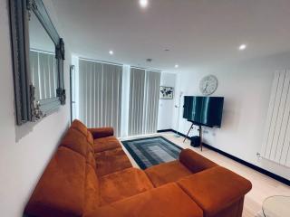 DS Rentals - Entire 1 Bedroom Apartment - London - 5