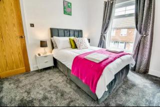 Benson House 4 Bedrooms Workstays UK - 3