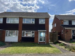 Charming 3-Bed House in Leighton Buzzard - Leighton Buzzard - 0