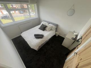 3 Bed Home Perfect for Families and Business - 3