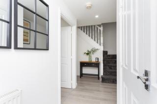 Lancers Close House - 8