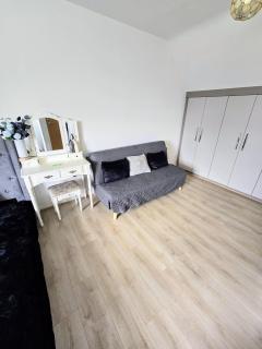 Saints Homestay - Netflix - WiFi - 6