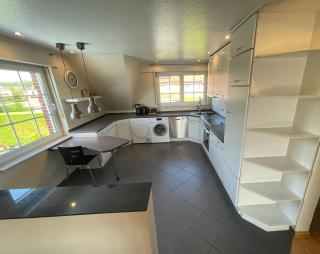 Großzügige Ferienwohnung für bis zu 4 Personen mit Balkon - - 9