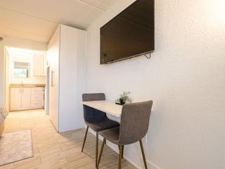 Next to Disney 1BR Retreat in Orlando With Lake view - Kissimmee - 7