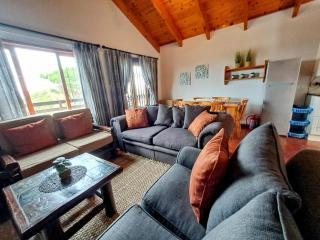 PA Sands Beach House Kowie River 9 Sleeper Pool - Port Alfred - 7