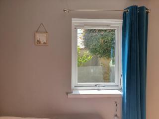 Cosy Modern Garden flat, Parking & TV, Wifi - Aberdeen - 3