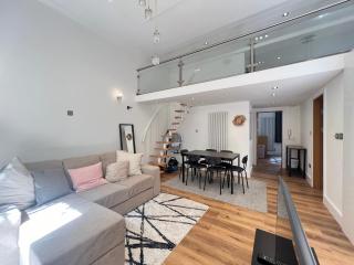 3.5 High Ceilings - Centrally Located - London - 5